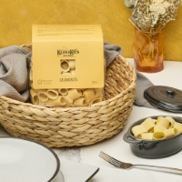 Calamarata Pasta Artigianale Siciliana, vista frontale in cesta