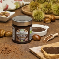 Crema Castagna E Cacao, vista frontale sfondo castegne ricce