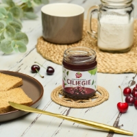 Confettura Extra di Ciliegie, vista da sinistra a colazione