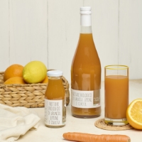 Nettare Bio Arancia Limone E Carota 200ml, frontale due formati sfondo cesta
