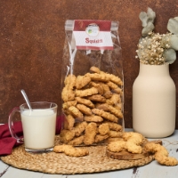 Squisiti, vista frontale, latte e fiori su tovaglietta