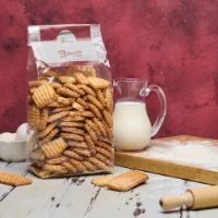 Biscotti al latte integrali, inclinato a dx con latte e biscotti