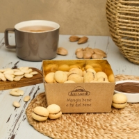 Baci di Dama , vista fromatle su tavola colazione, tovahlietta vimini