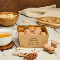 Baci di Dama cacao, vista frontalesu tavola colazione